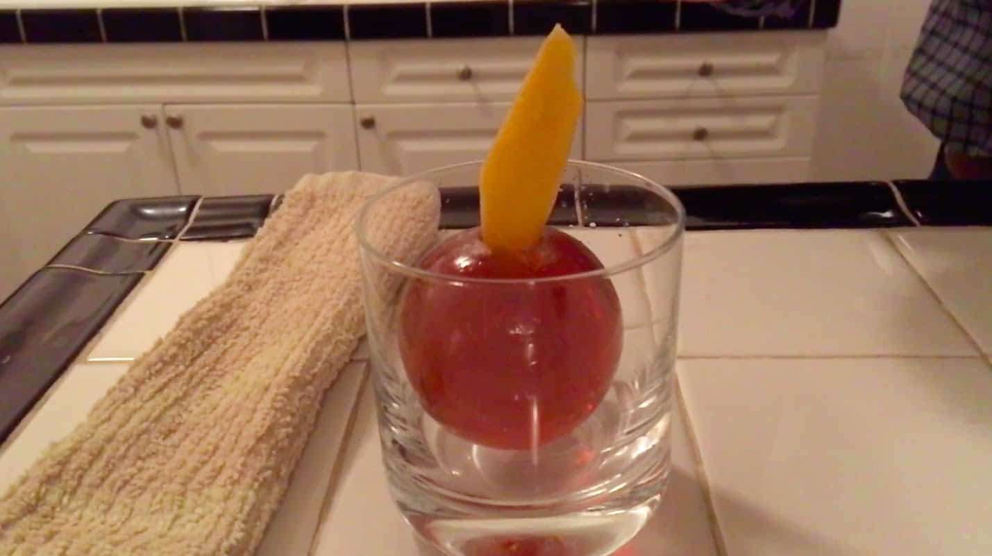 How to make an ice ball cocktail