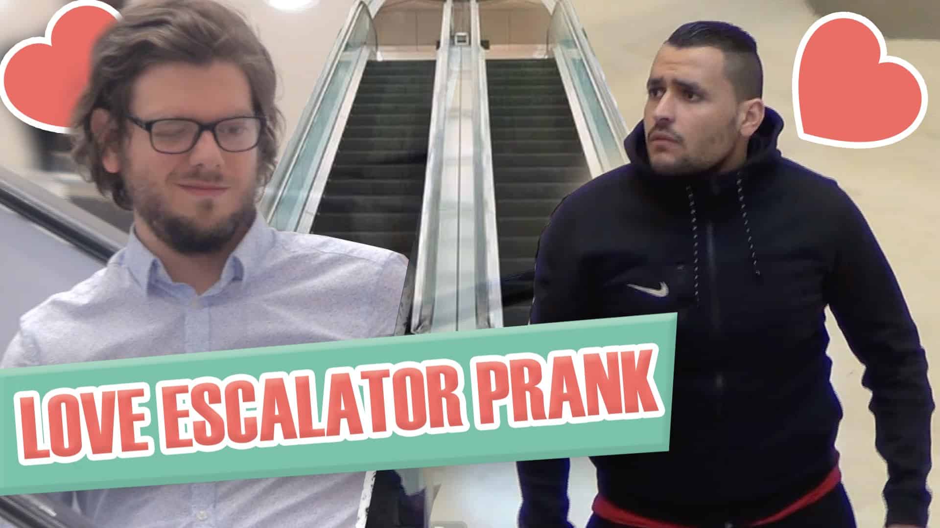 Love is in the Air: Männer auf Rolltreppe anflirten