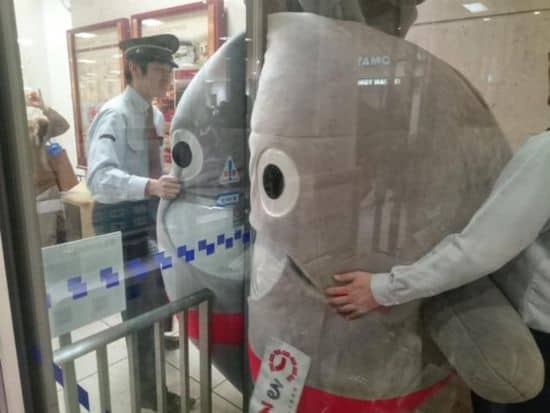 Wenn japanische Maskottchen feststecken
