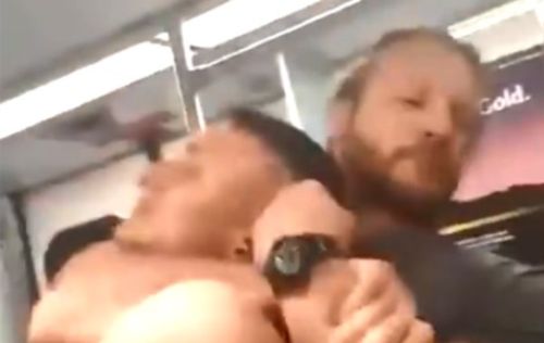 Remoção do dia: “Viking Guy” derrota valentão que assediava passageiros
