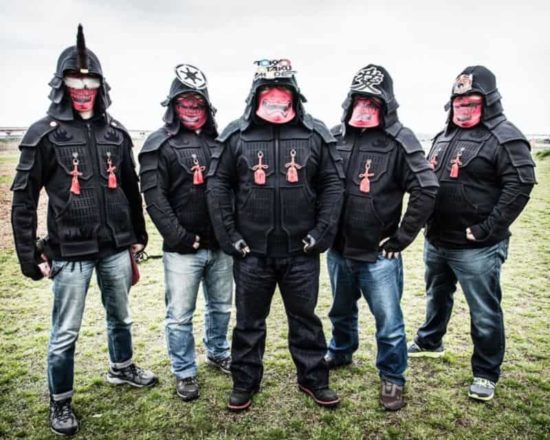 Hoodies aus Japan, die wie eine Samurai Rüstung aussehen