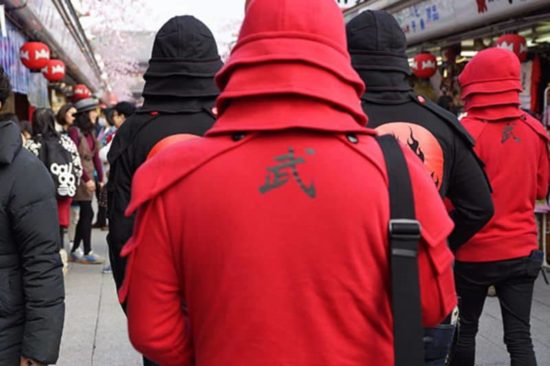 Hoodies aus Japan, die wie eine Samurai Rüstung aussehen
