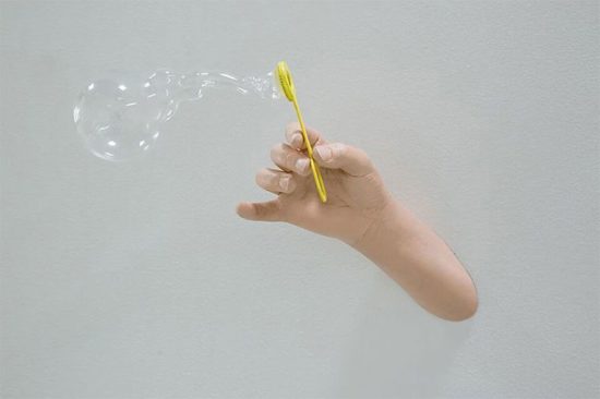 Fingerfertige Wandskulpturen