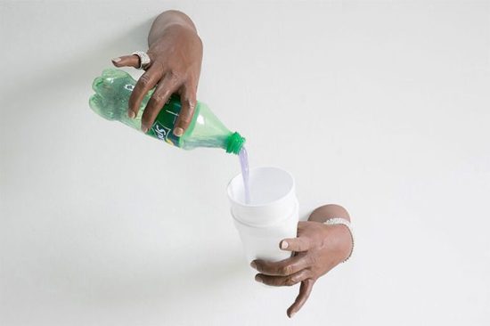 Fingerfertige Wandskulpturen