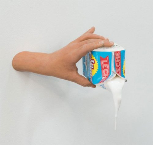 Fingerfertige Wandskulpturen