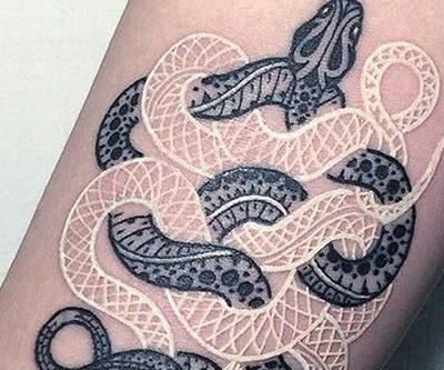Tatuaggi serpente bianco e nero di Mirko Sata