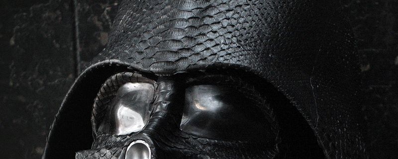 Darth Vader Helm aus Schlangenhaut