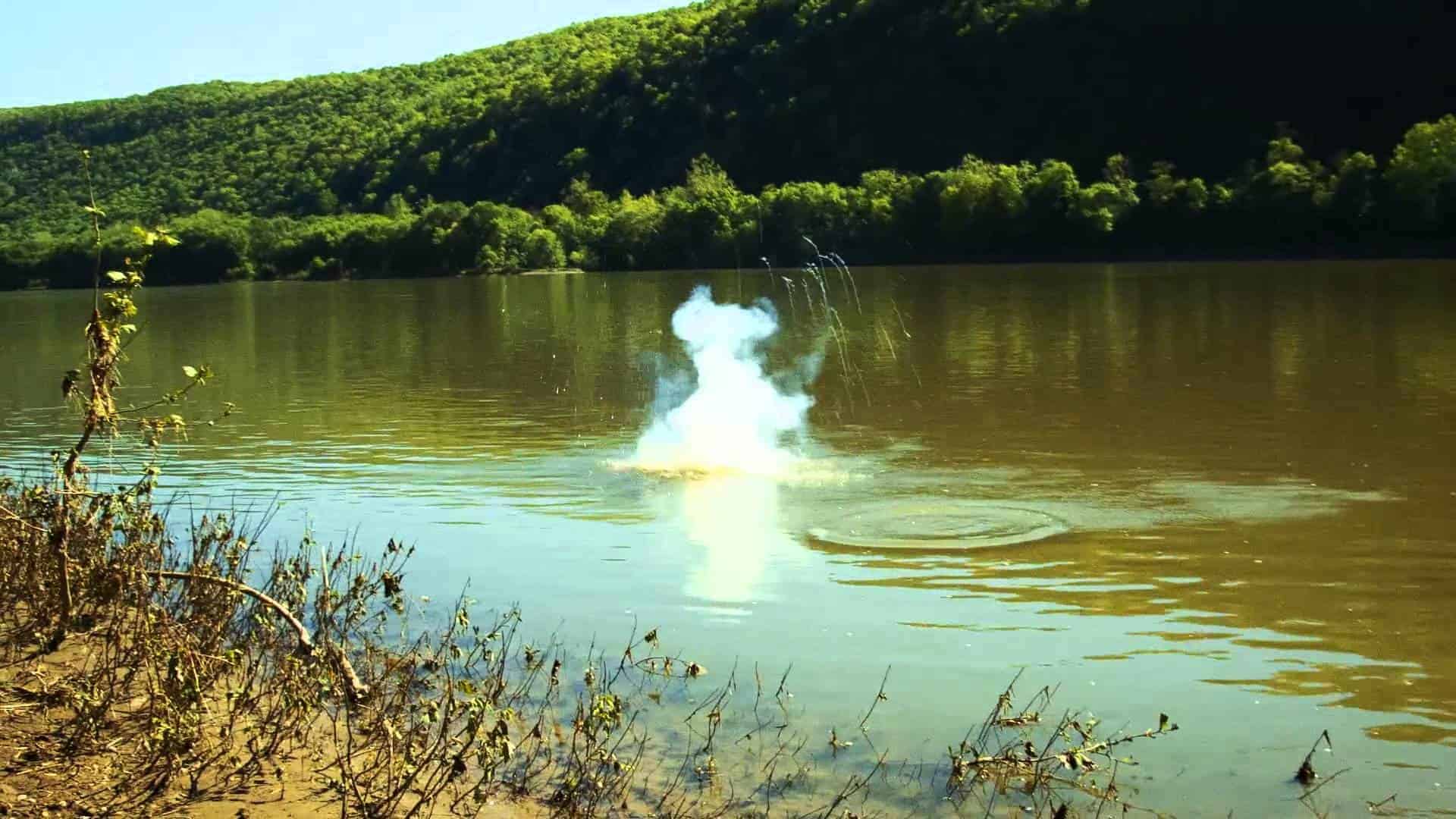 What happens when you throw a pound of sodium into the river?