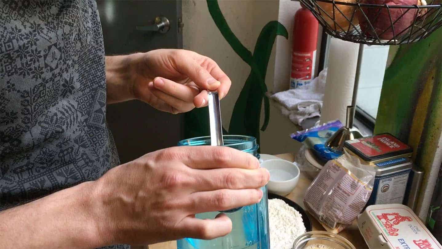 Wie man Eiswürfel frittiert