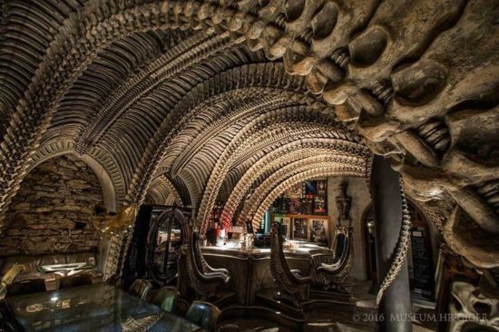 H.R. Giger Bar im H.R. Giger Museum