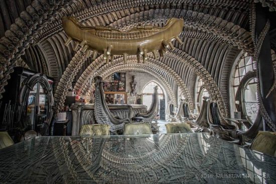H.R. Giger Bar im H.R. Giger Museum