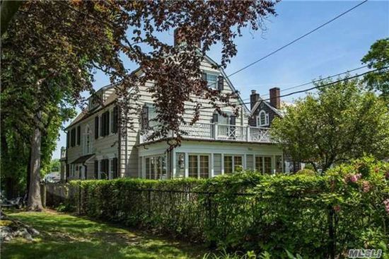 Amityville: Das echte Horror-Kult-Haus steht öffentlich zum Verkauf