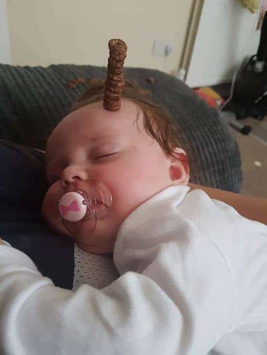 Daddy's aufgepasst: The Cheerios Challenge - Wer stapelt mehr Cheerios auf sein Baby?