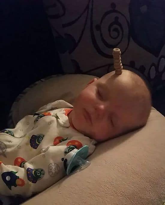Daddy's aufgepasst: The Cheerios Challenge - Wer stapelt mehr Cheerios auf sein Baby?
