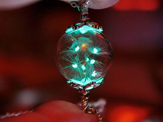Glow-In-The-Dark-Schmuck
