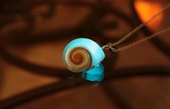 Glow-In-The-Dark-Schmuck