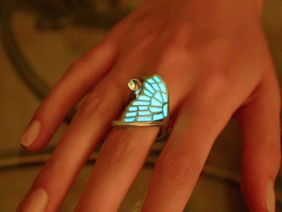 Glow-In-The-Dark-Schmuck