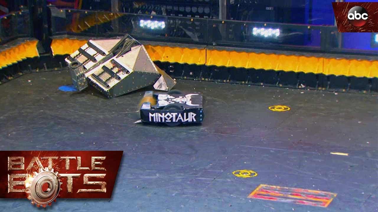 Battlebots: Blacksmith vs. Minotaur - So cool können Roboterkämpfe sein