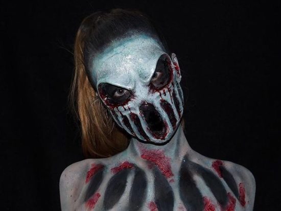 16 Jährige verwandelt sich mit Make-up in Monster