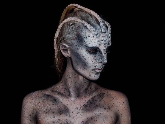 16-jarige verandert in monster met make-up