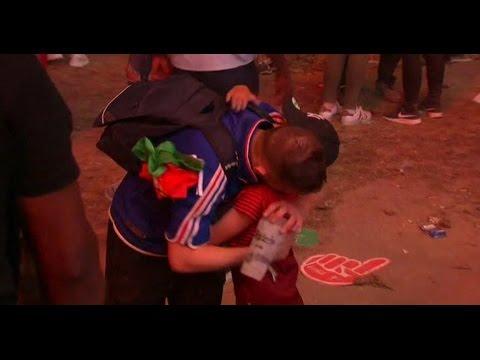 EM 2016: Um was es beim Fussball wirklich geht: Kleiner Portugal-Fan tröstet grossen Franzosen