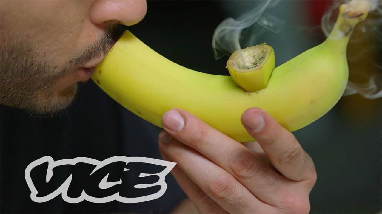 Hoe maak je een pijp van een banaan?