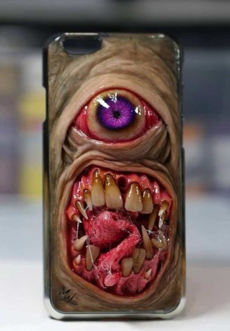 Creepy Smartphone-Hüllen aus der Hölle von Morgan Loebel