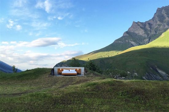 Zero-star hotel rooms without a roof or walls