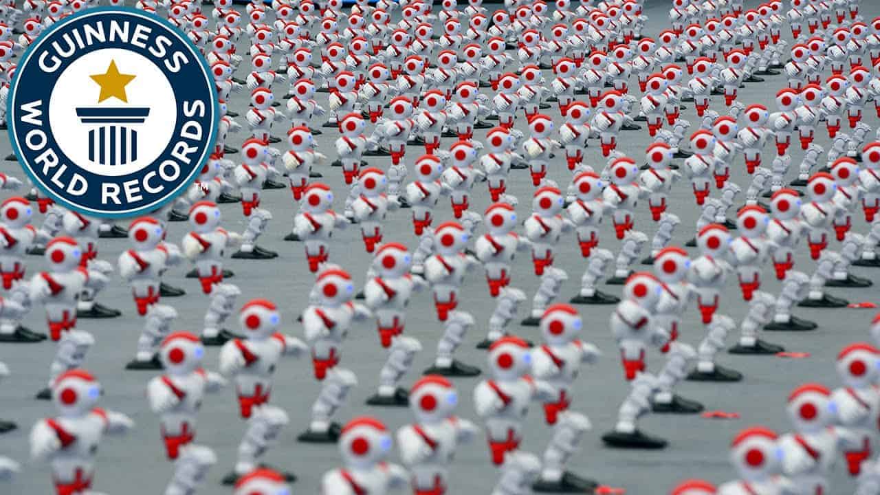 Seht 1007 Roboter gleichzeitig synchron Tanzen