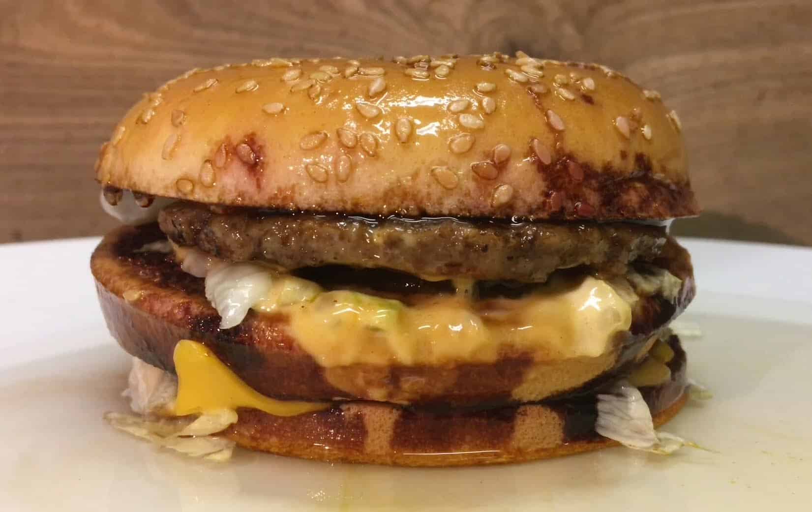 Was passiert, wenn man einen Big Mac mit Schwefelsäure übergiesst