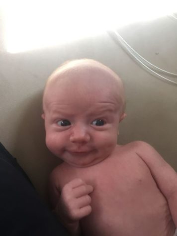 Bebê incrivelmente expressivo