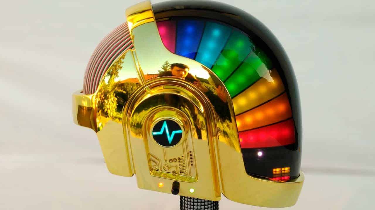 Den perfekten Daft Punk-Helm selbst gebaut in 2 Jahren