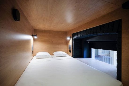 inBox Capsule Hotel: Cajones de dormir para viajeros