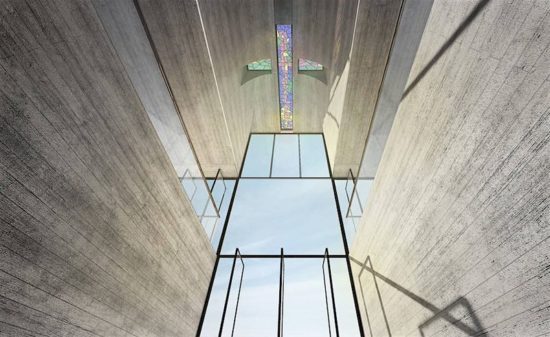 Kreuzförmige Kapelle in der Klippen