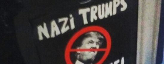 Nazi-Trump is weg