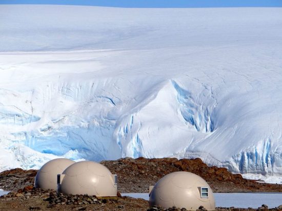 White Desert: Campen im ewigen Eis