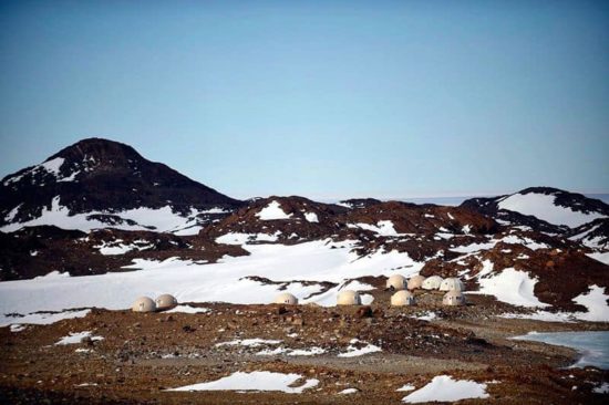 White Desert: Campen im ewigen Eis