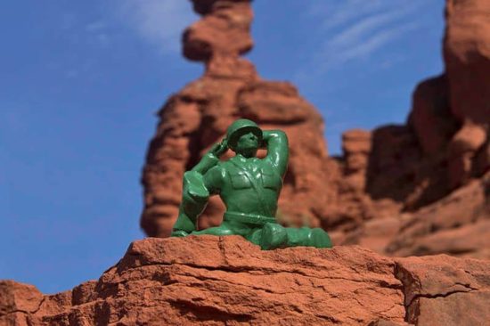 Yoga Joes: Plastik-Soldaten beim Yoga