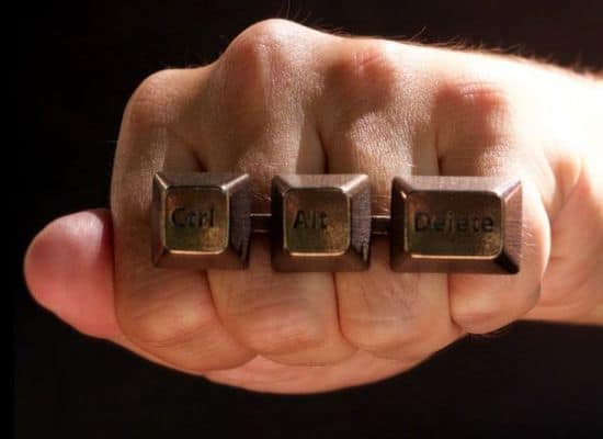 Der CTRL+ALT+DEL Schlagring