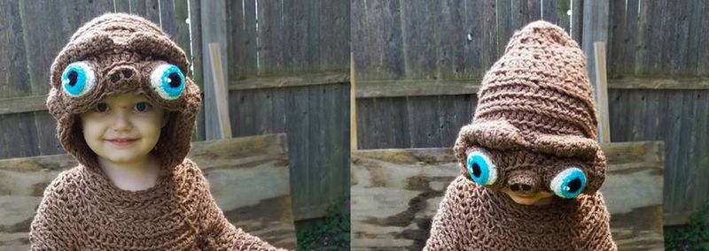 Mutti häkelt E.T.-Kostüm