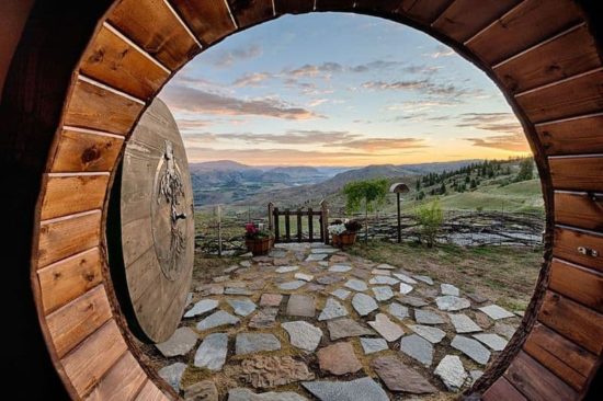 Das Hobbit-Haus von Kristie Wolfe wartet auf Feriengäste