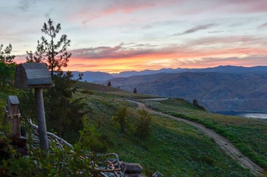 Das Hobbit-Haus von Kristie Wolfe wartet auf Feriengäste