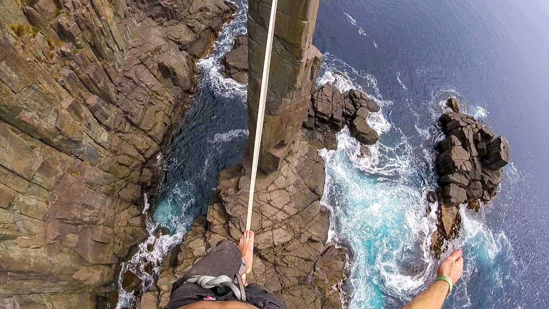 Slackline the Moai Tower
