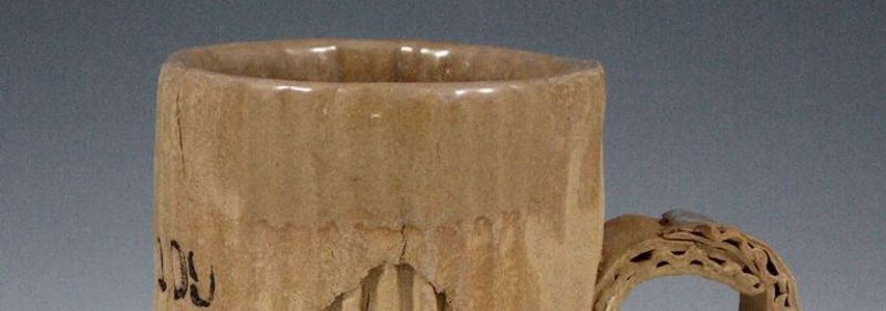 Tassen im Pappe-Design