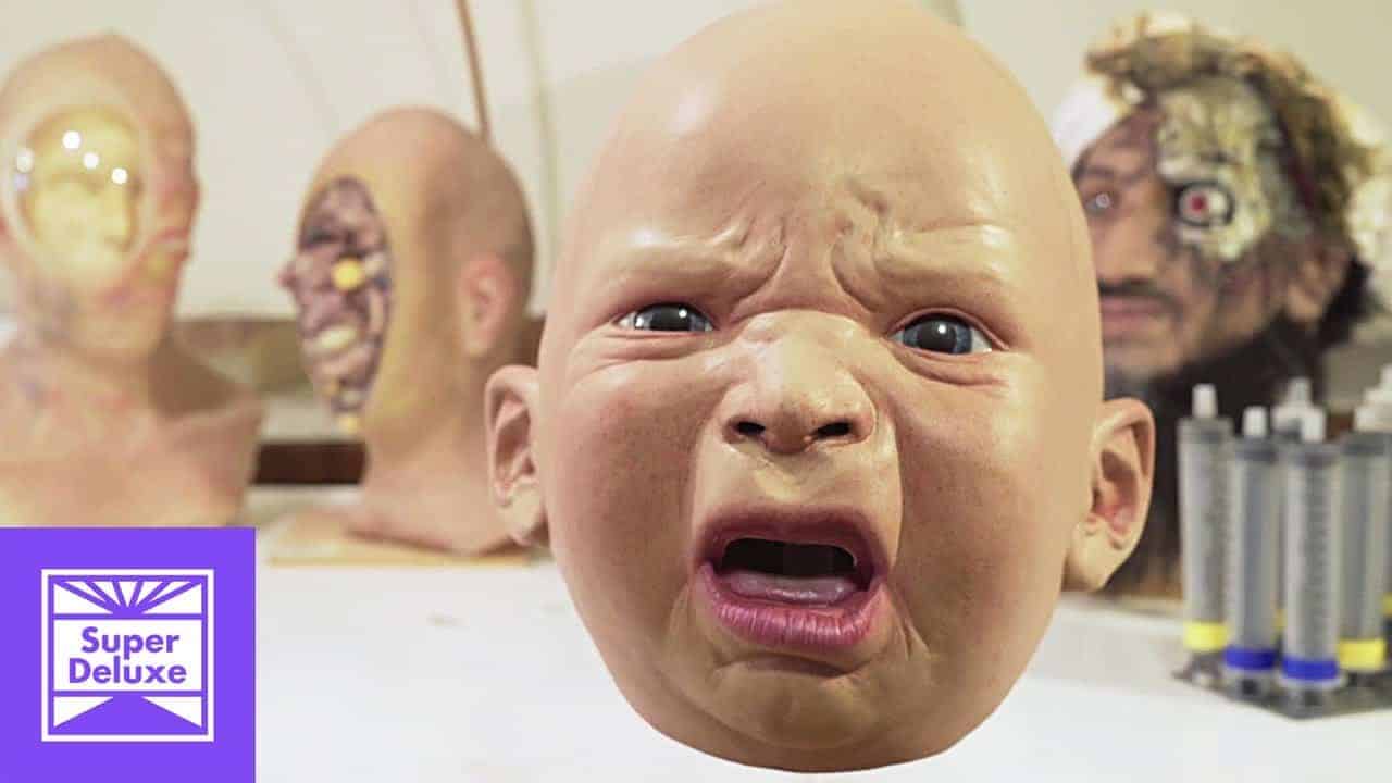 Como são feitas máscaras hiper-realistas e grandes para bebês