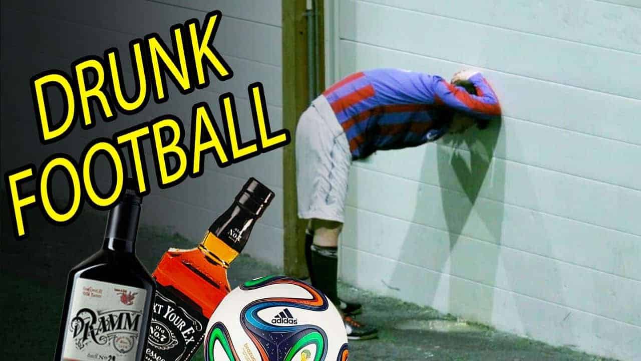 Betrunken Fussball spielen