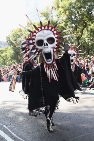 Dia De Los Muertos: Fotos der Parade in Mexiko-City