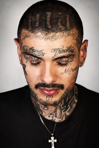 Digitálně odstraněné tetování gangů
