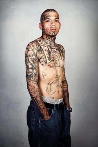 Tatuagens de gangue removidas digitalmente