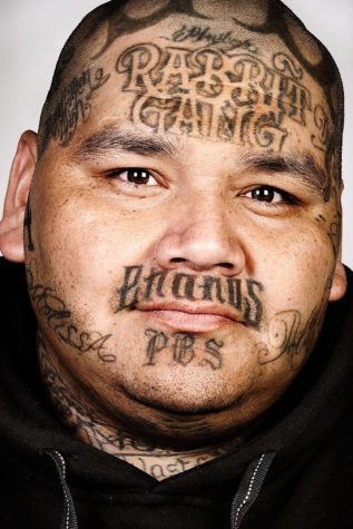 Gang-Tattoos digital entfernt